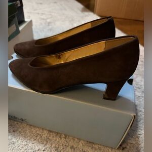 Coup d’etat Elegant Brown Duede Women's Heels Size 6 M